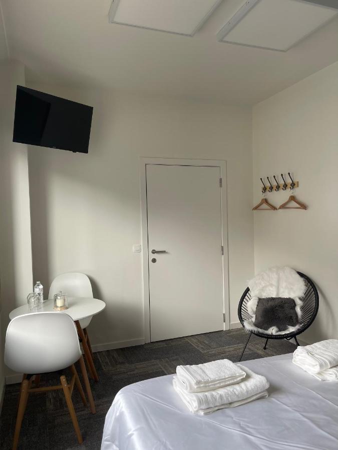 Mooie Kamer In Centrum Brugge Met Badkamer ภายนอก รูปภาพ