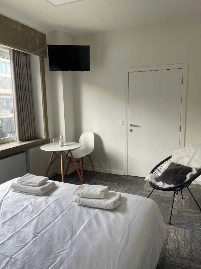 Mooie Kamer In Centrum Brugge Met Badkamer ภายนอก รูปภาพ
